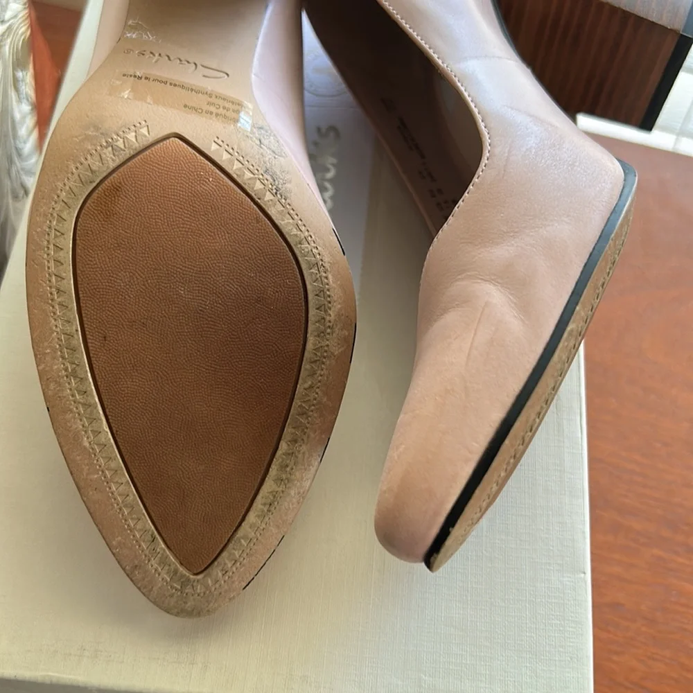 Clark’s Pink Leather Pumps - Picture 7 of 8